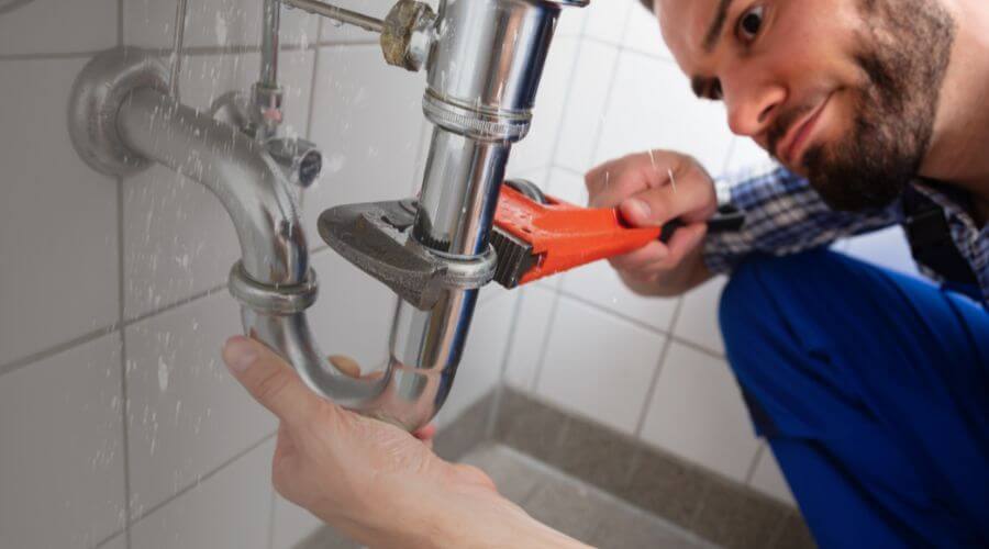 Expert burst pipe repair services in Mason City, NE
